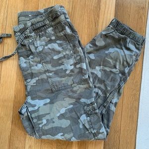 American Eagle Camo Joggers